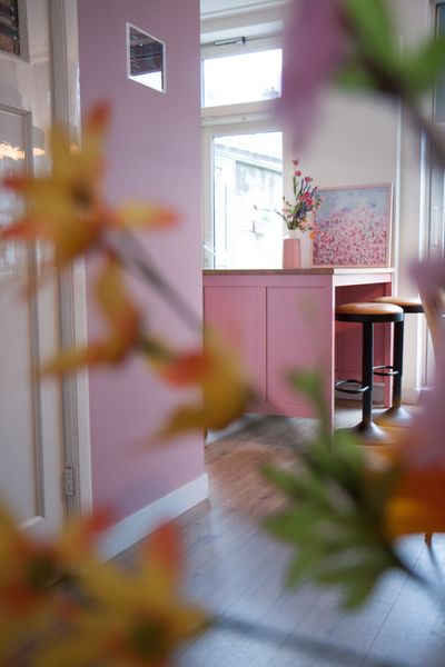 Ikea Tornviken keukeneiland hack, roze keukenkastjes verf