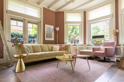 Kozijnen als onderdeel van je interieur: kleur, lijnen en licht